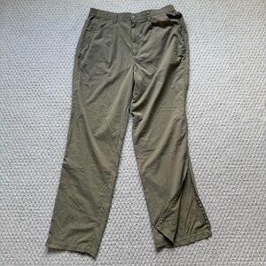 Men’s REI Green Nylon Pants size Large